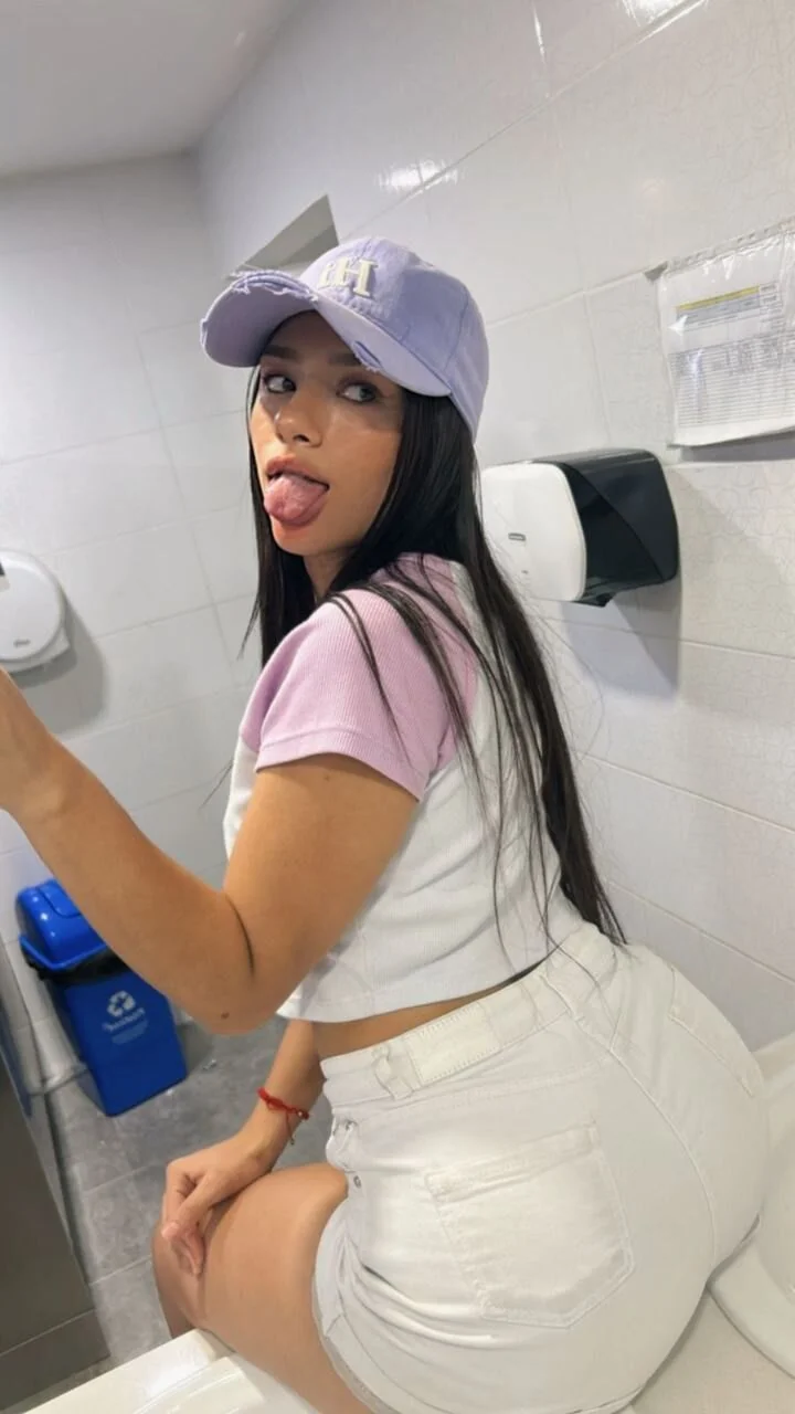 XXX Porn Photo of Nude britney_london_xxx 5