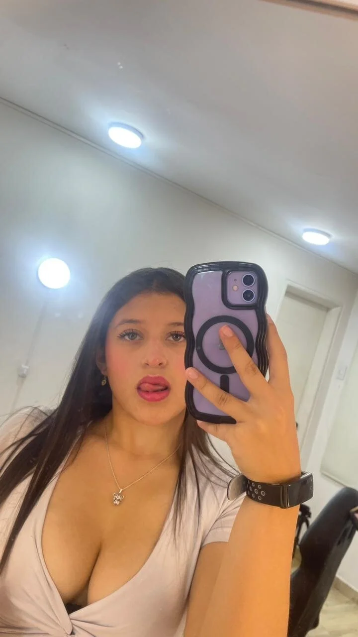 XXX Porn Photo of Nude sharlot_tay1 5