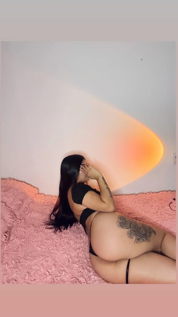XXX Porn Photo of Nude amelia_johnson1 10