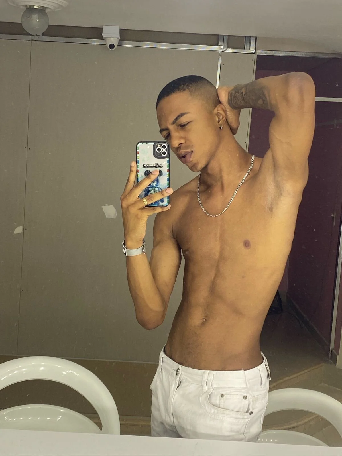 XXX Porn Photo of Nude YeremiBrowm 57