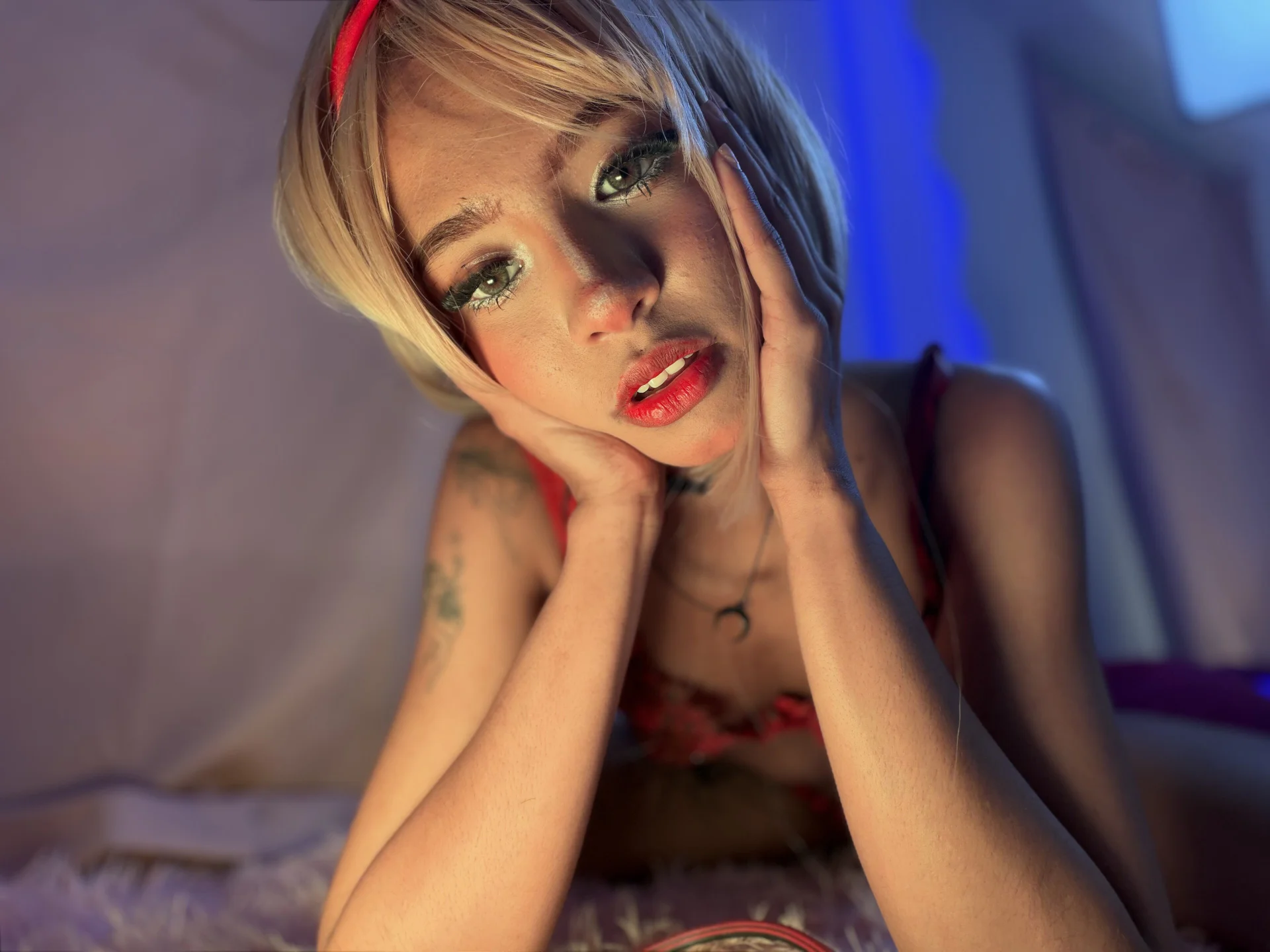 XXX Porn Photo of Nude Emilyy_Queen 14