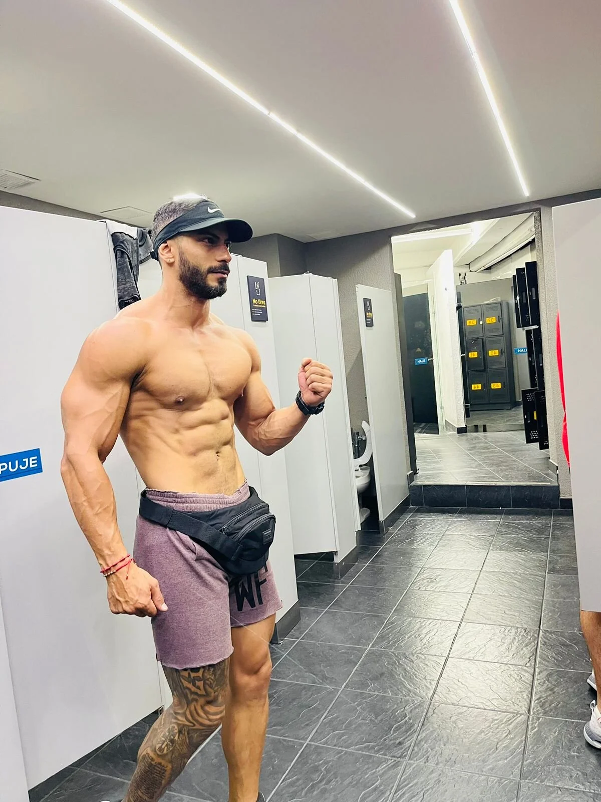 XXX Porn Photo of Nude romeolovedark 23
