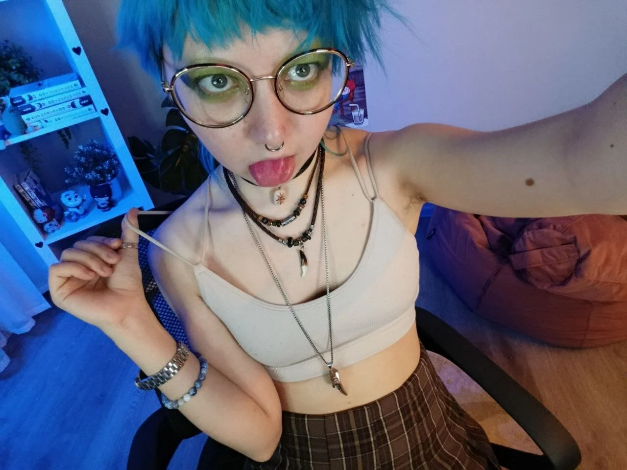 XXX Porn Photo of Nude powderofgun 29