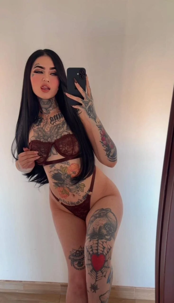 XXX Porn Photo of Nude Marilyn_black2 22