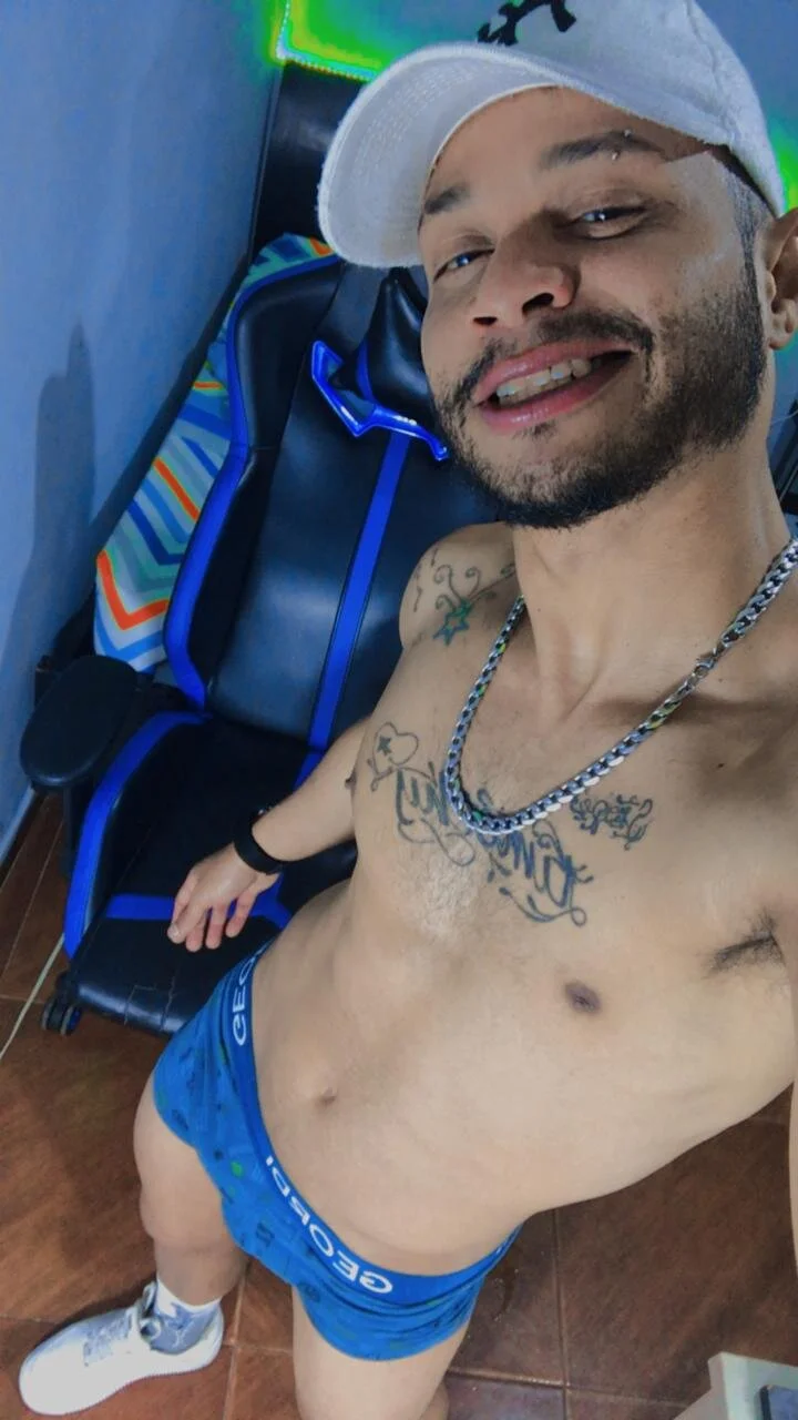 XXX Porn Photo of Nude Sebastian_lugo 25