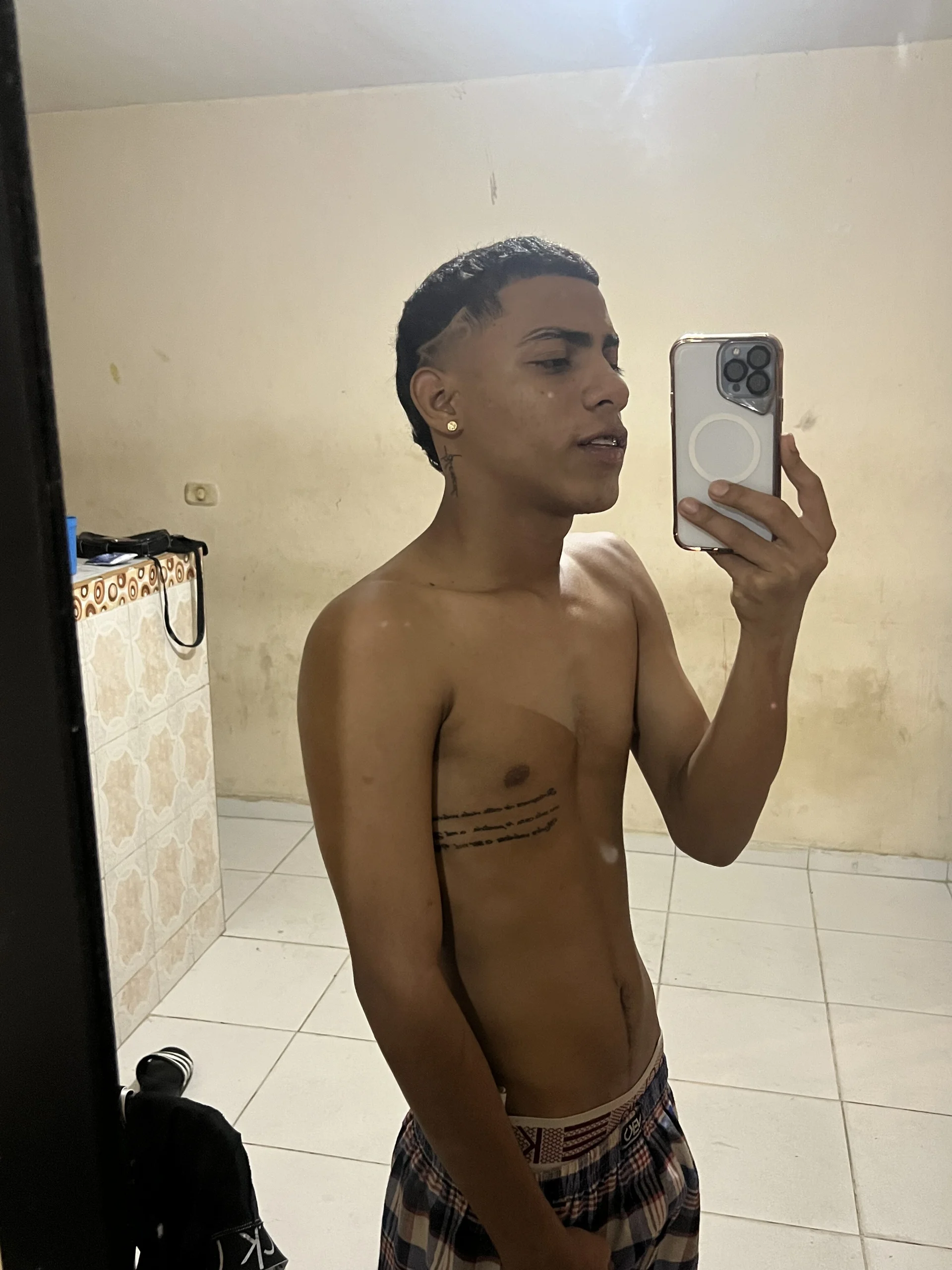 XXX Porn Photo of Nude axel_yesid 2
