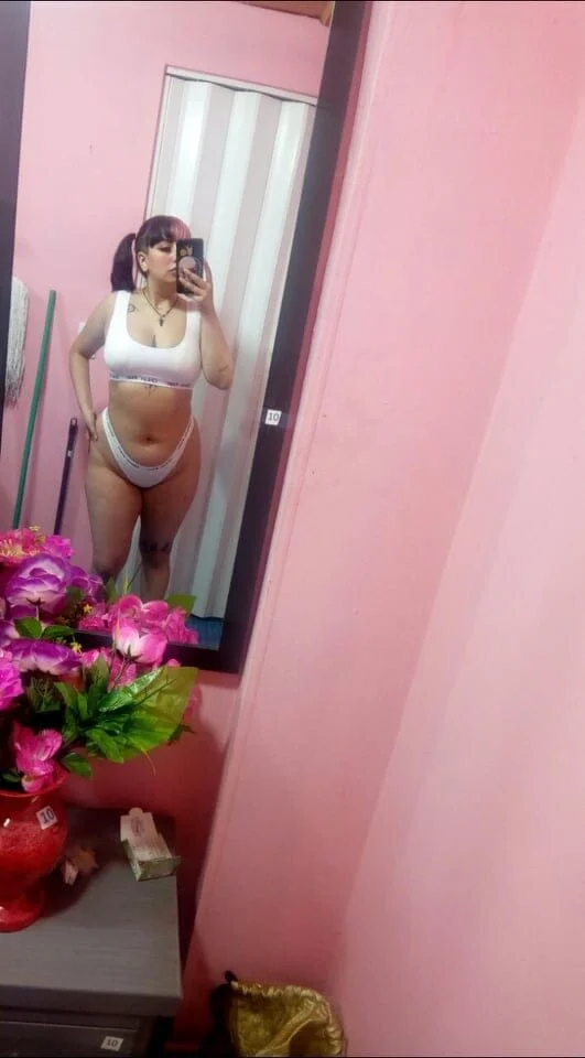 XXX Porn Photo of Nude lussyevans24 6