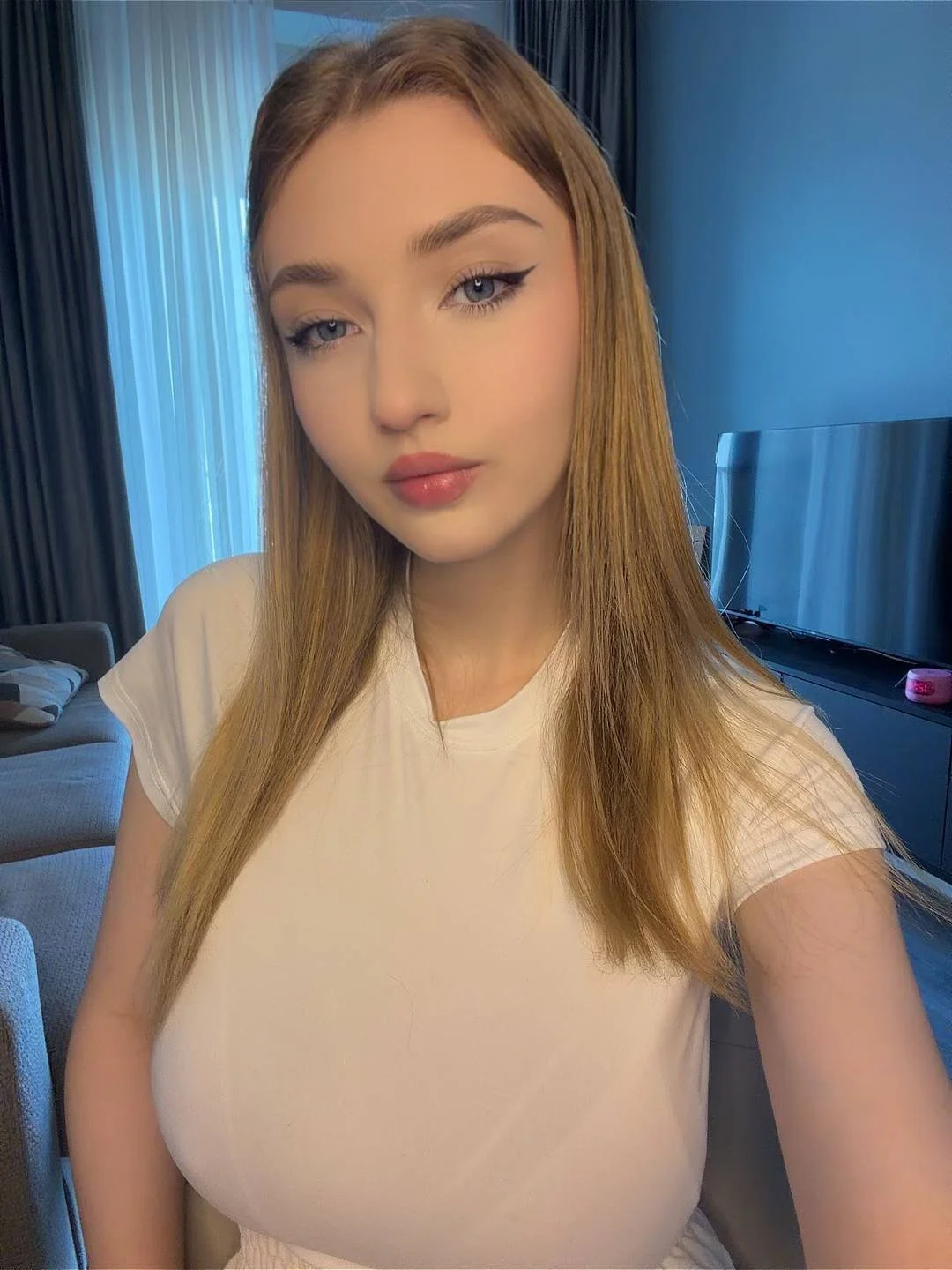XXX Porn Photo of Nude AveryBerkson 73