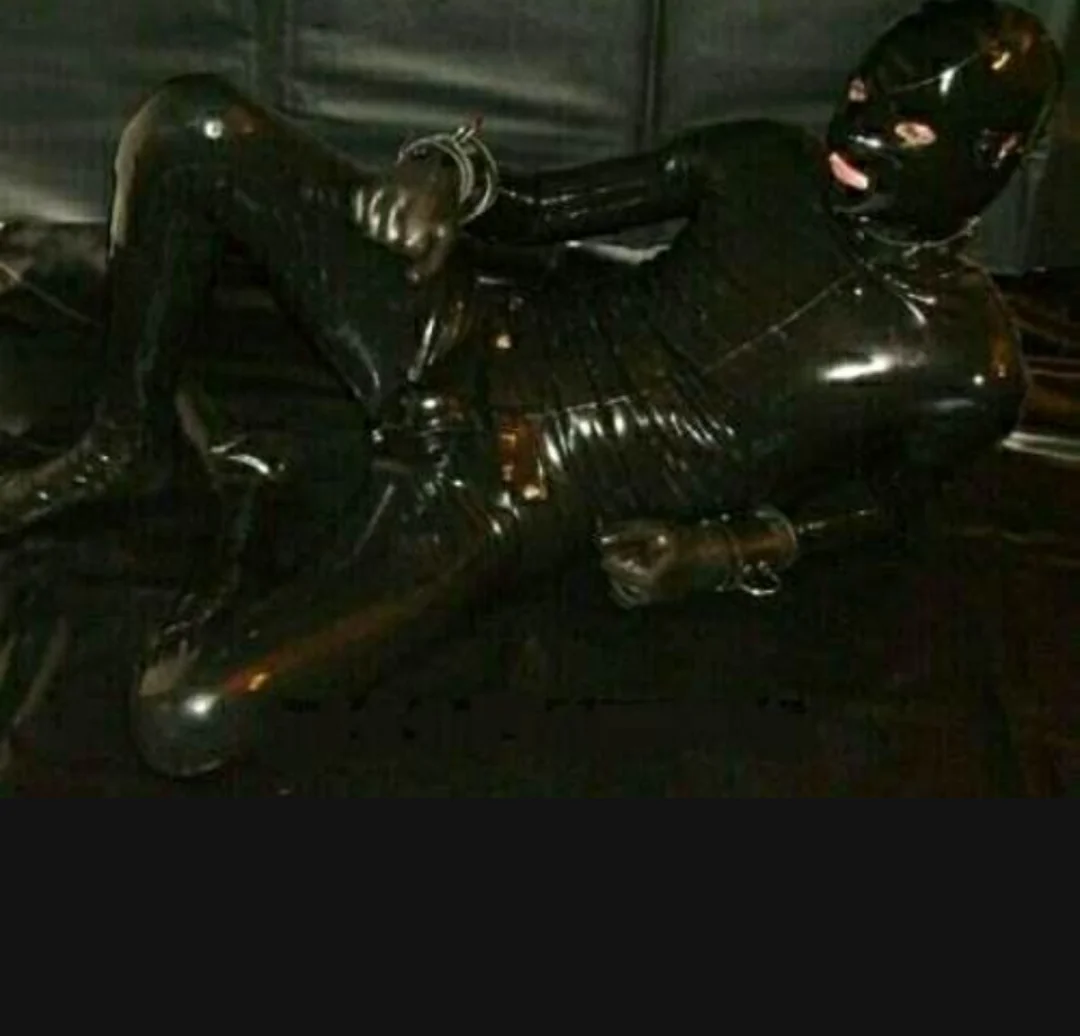 XXX Porn Photo of Nude RubberFetischem 20