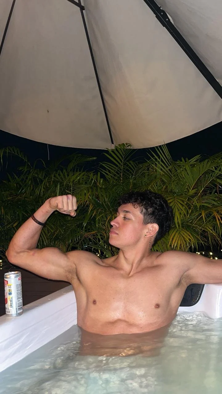 XXX Porn Photo of Nude Luke_Muscle 14
