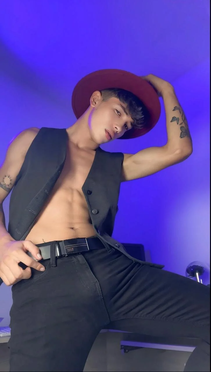 XXX Porn Photo of Nude Ianwayne 4