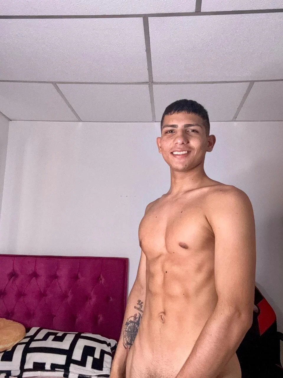 XXX Porn Photo of Nude karimvani 1