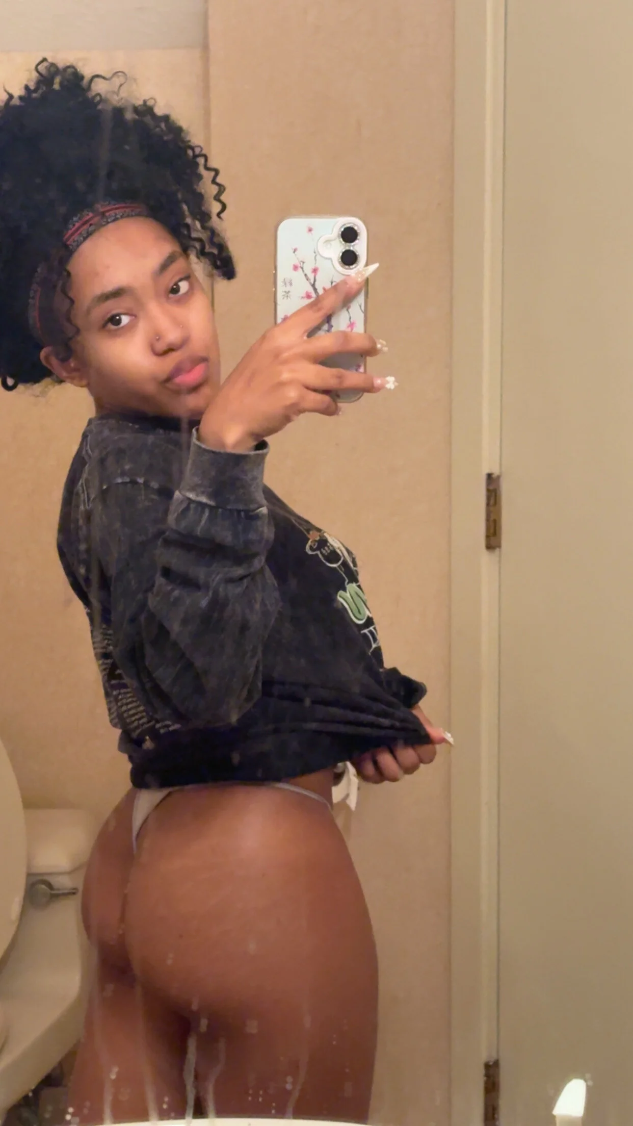 XXX Porn Photo of Nude lifeoftt_19xx 134