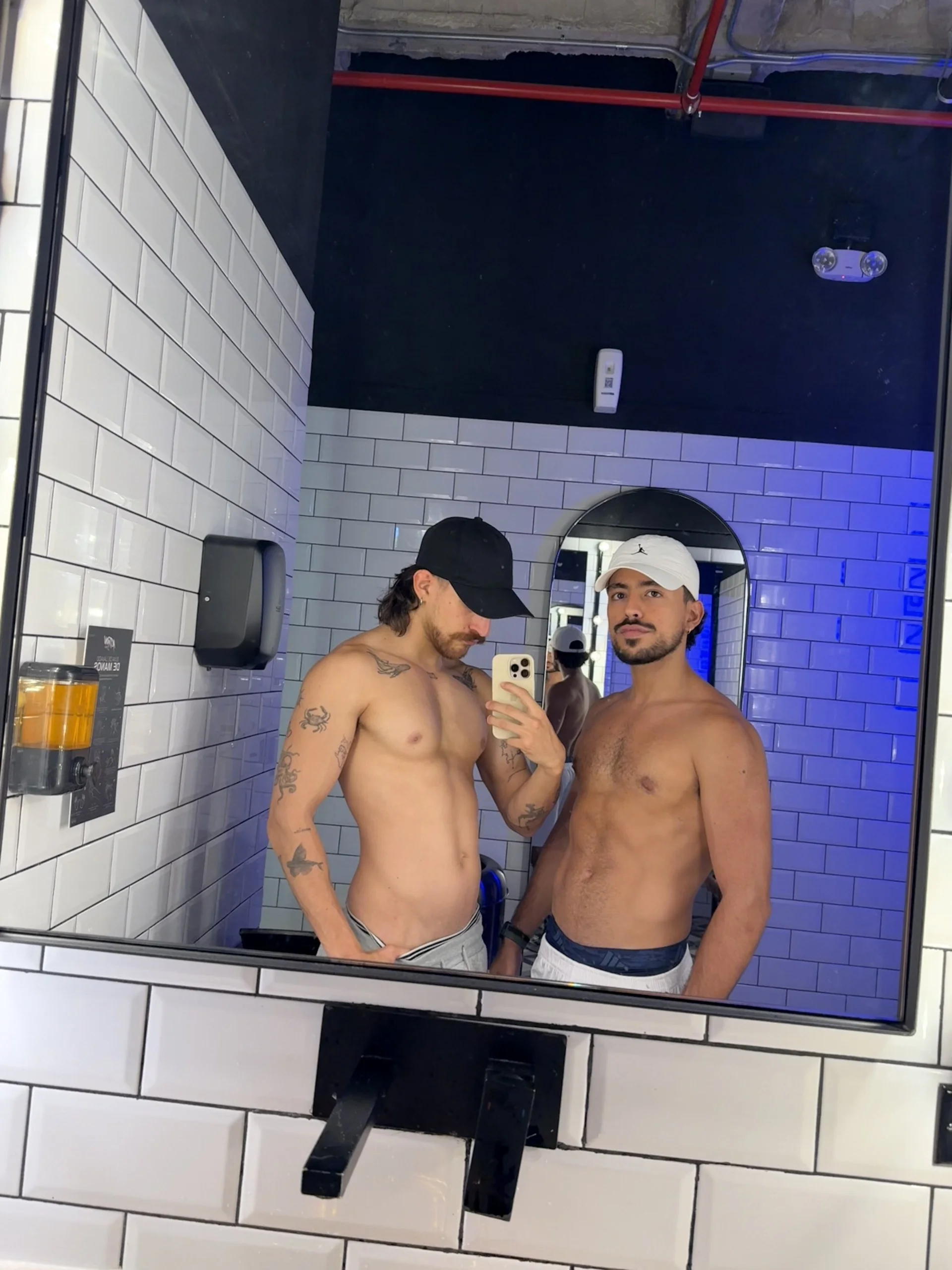 XXX Porn Photo of Nude Aaron_wheel 2