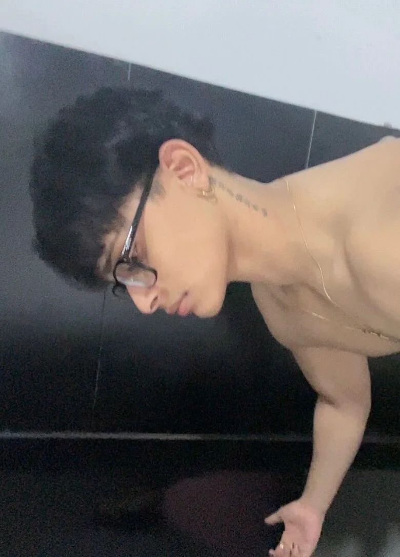 XXX Porn Photo of Nude Mr_yisuzz 5