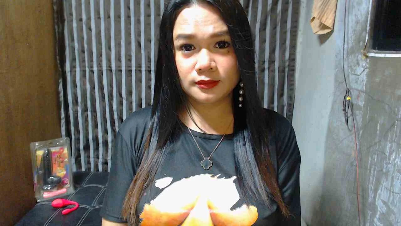 XXX Porn Photo of Nude 30cmHORSECOCKSELFSUCKER 1