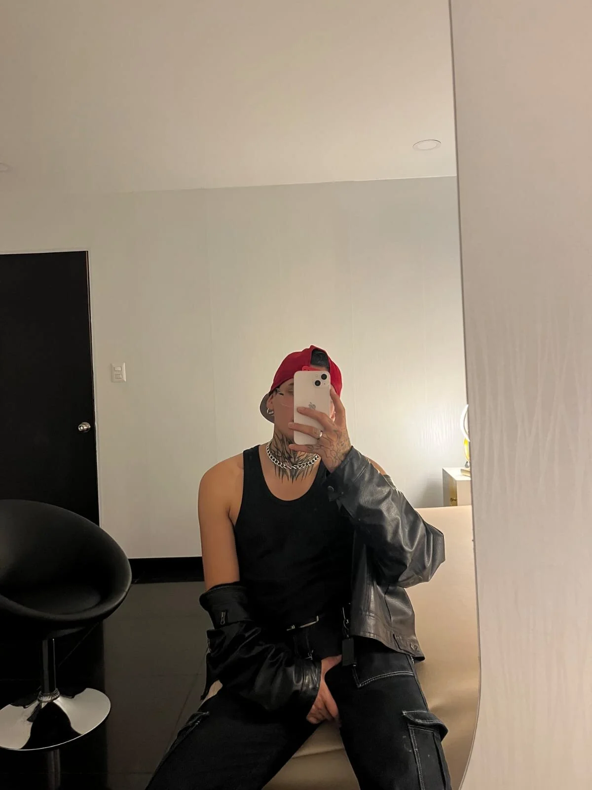 XXX Porn Photo of Nude AlecBanne_ 3