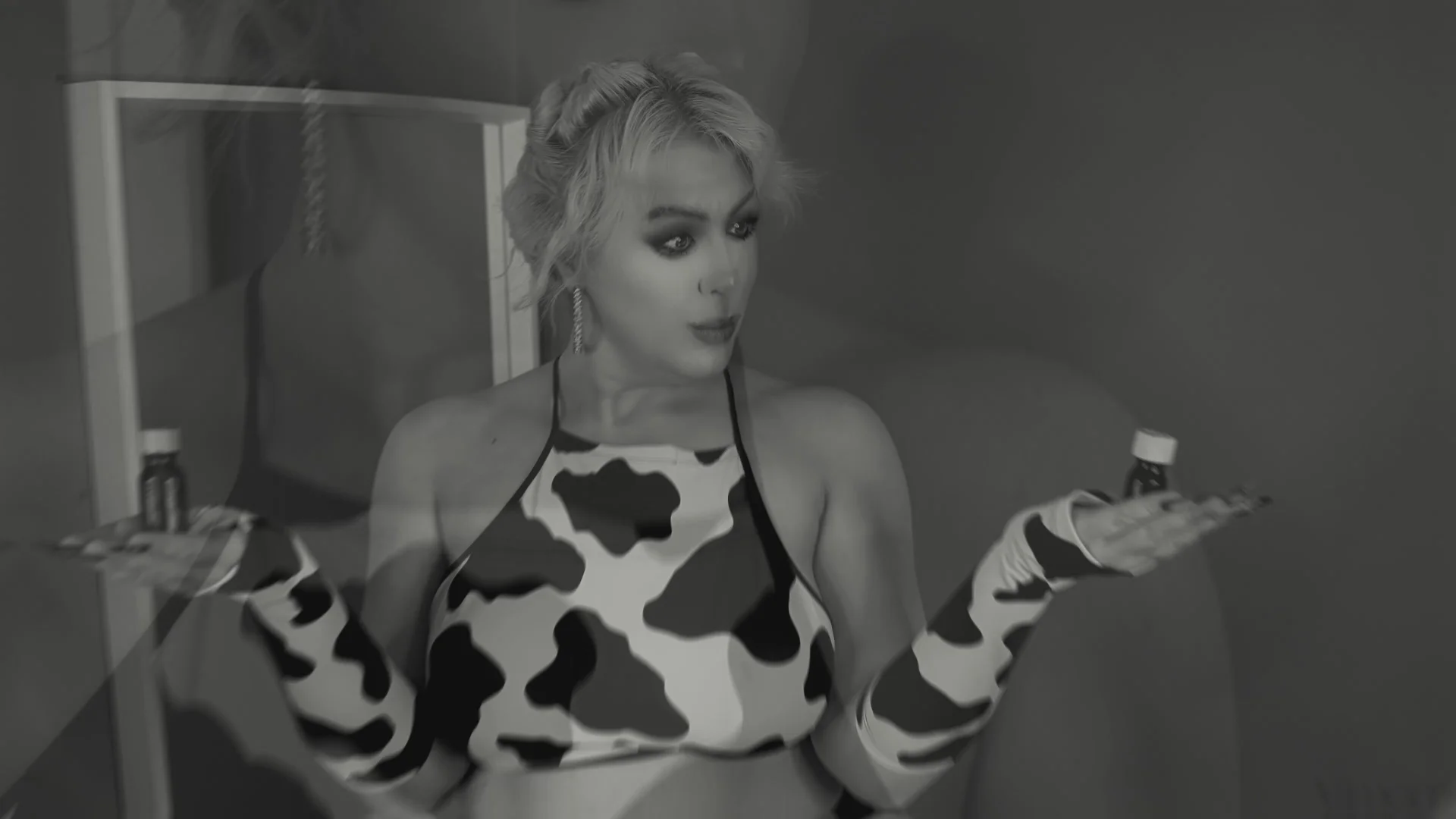 XXX Porn Photo of Nude GoddessAlimony 1990