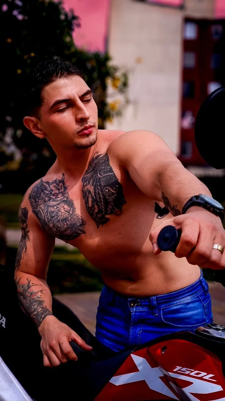 XXX Porn Photo of Nude Angeloferrocam 68