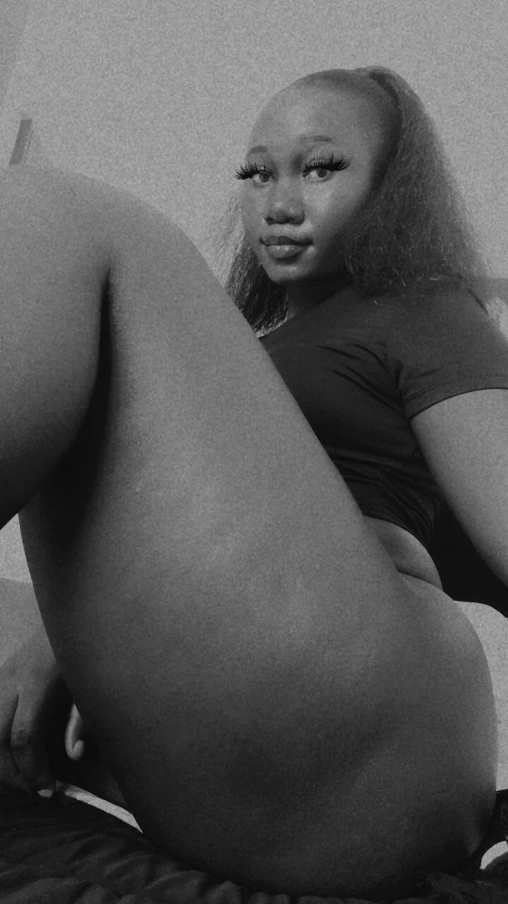 XXX Porn Photo of Nude Hugemassivebootie 38