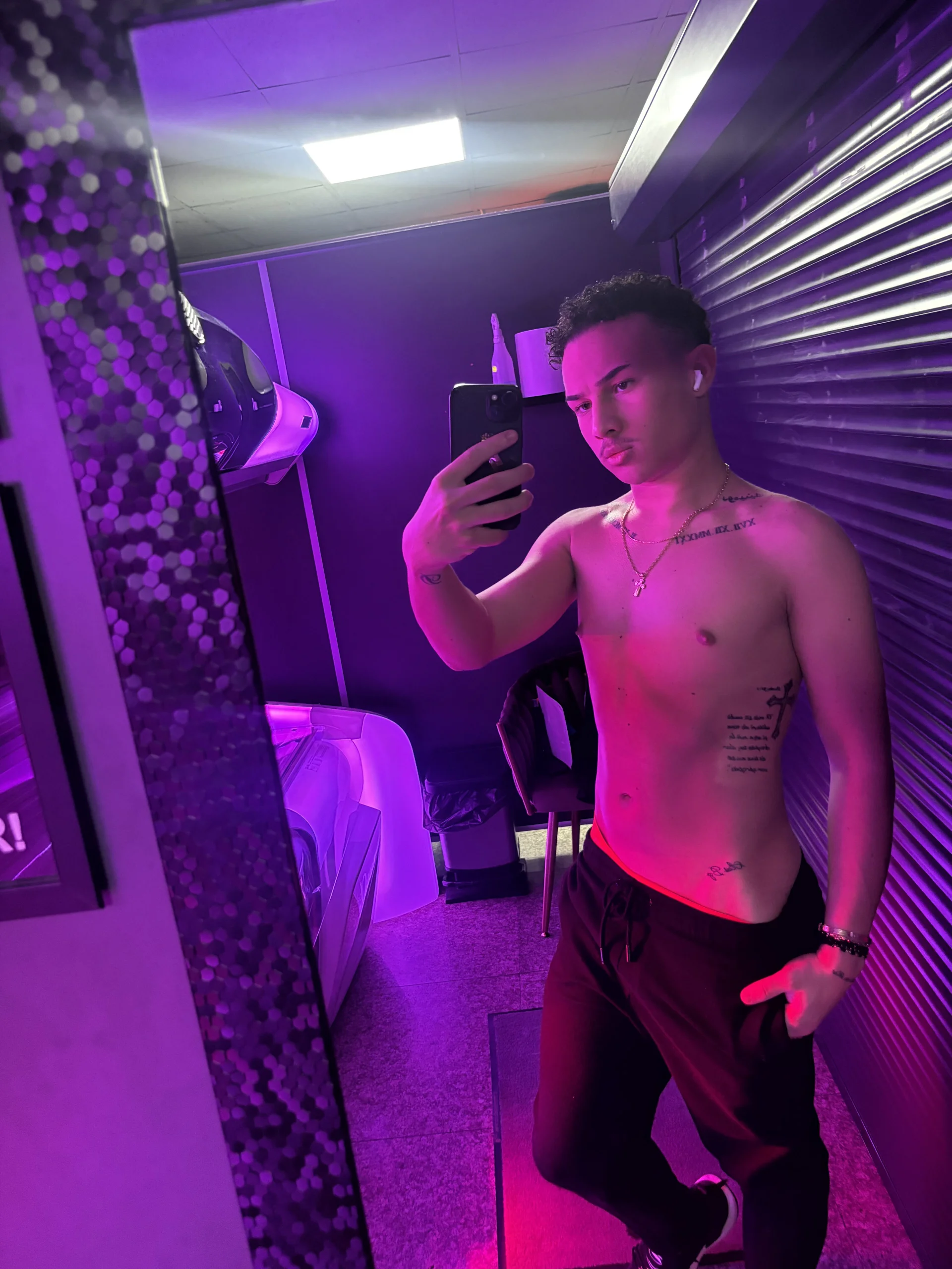 XXX Porn Photo of Nude Enzo_Luxury 2