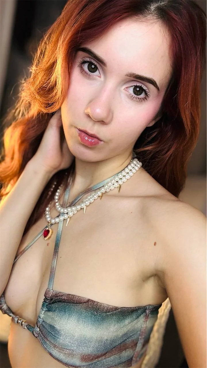 XXX Porn Photo of Nude Dearly_Emily 21