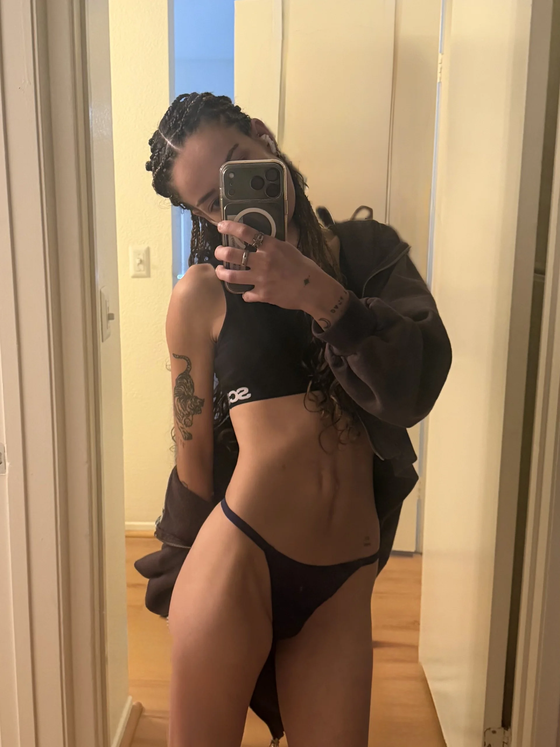 XXX Porn Photo of Nude RemyVeloura 4