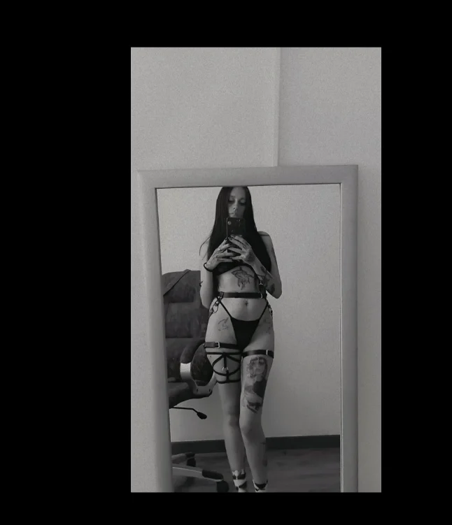 XXX Porn Photo of Nude thin_tatto 64
