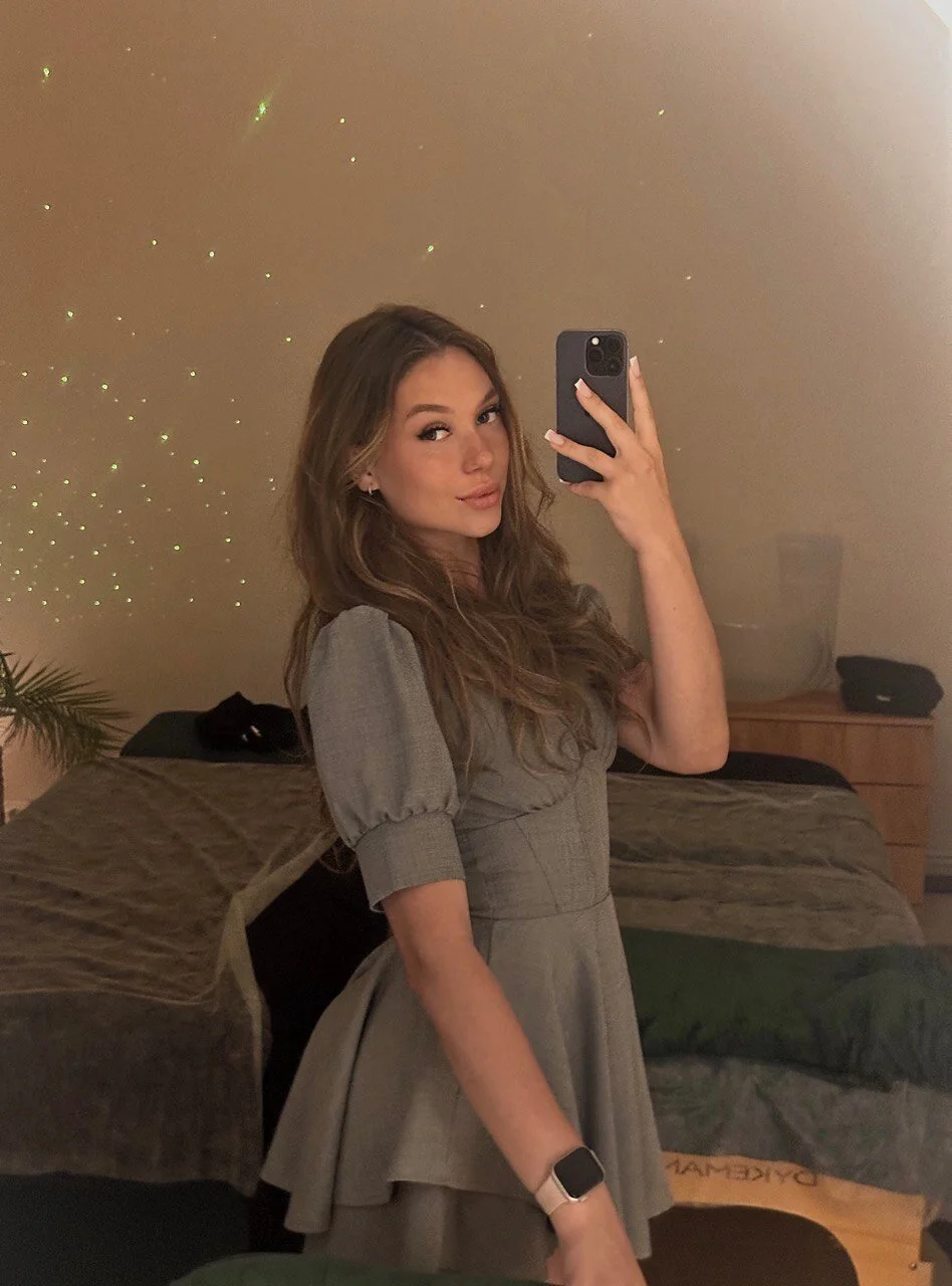 XXX Porn Photo of Nude golden_Flora 4