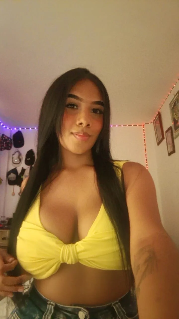 XXX Porn Photo of Nude CandyLips_4 10