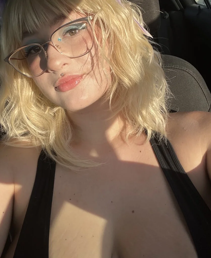 XXX Porn Photo of Nude switchykitty 1