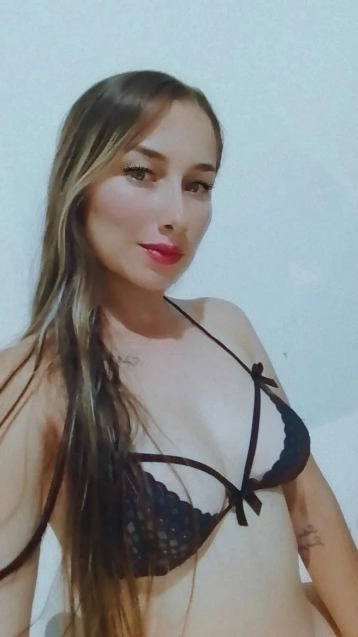 XXX Porn Photo of Nude Iris_love18 2