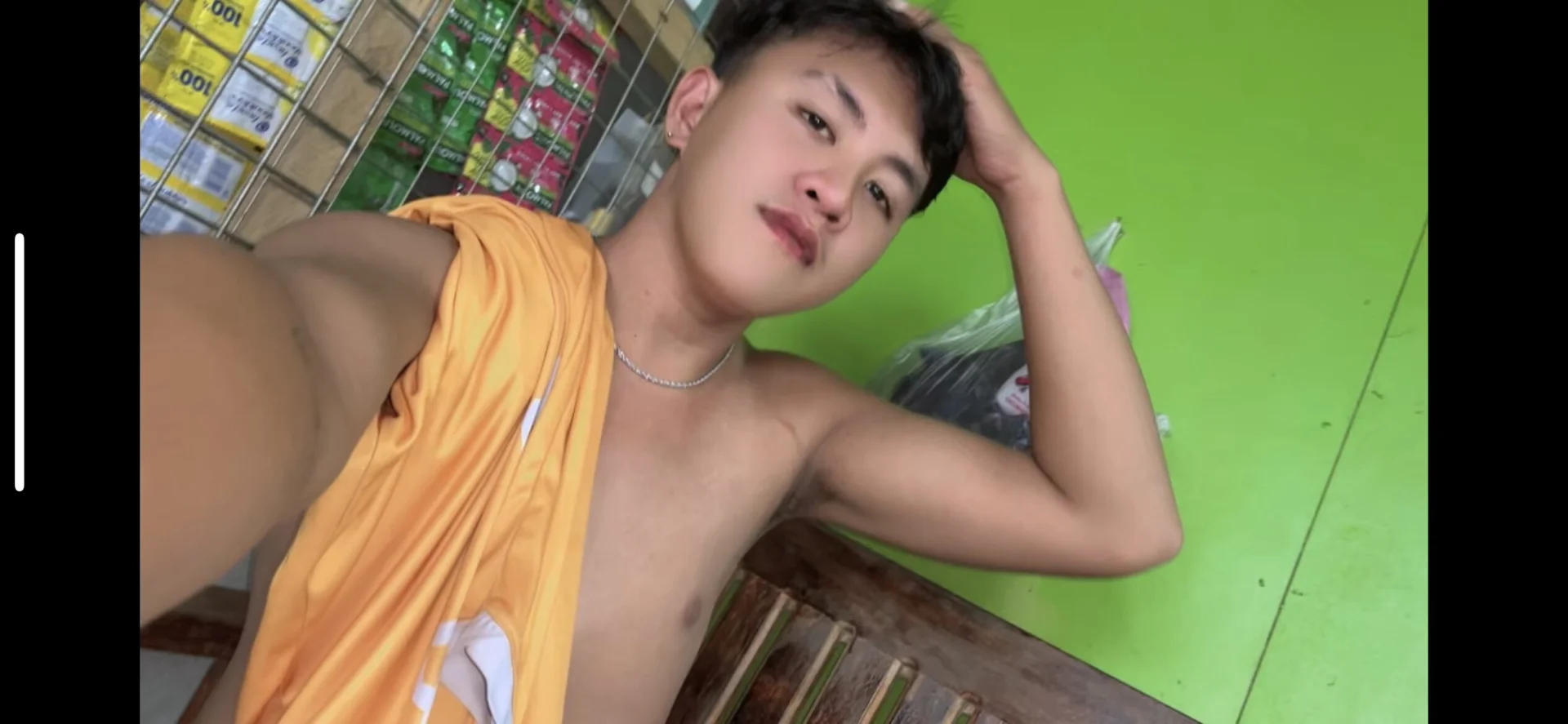 XXX Porn Photo of Nude ur_fucking_rolly 4