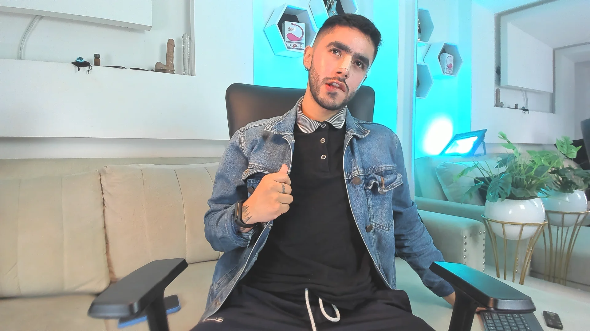 XXX Porn Photo of Nude ItsMeEros 200