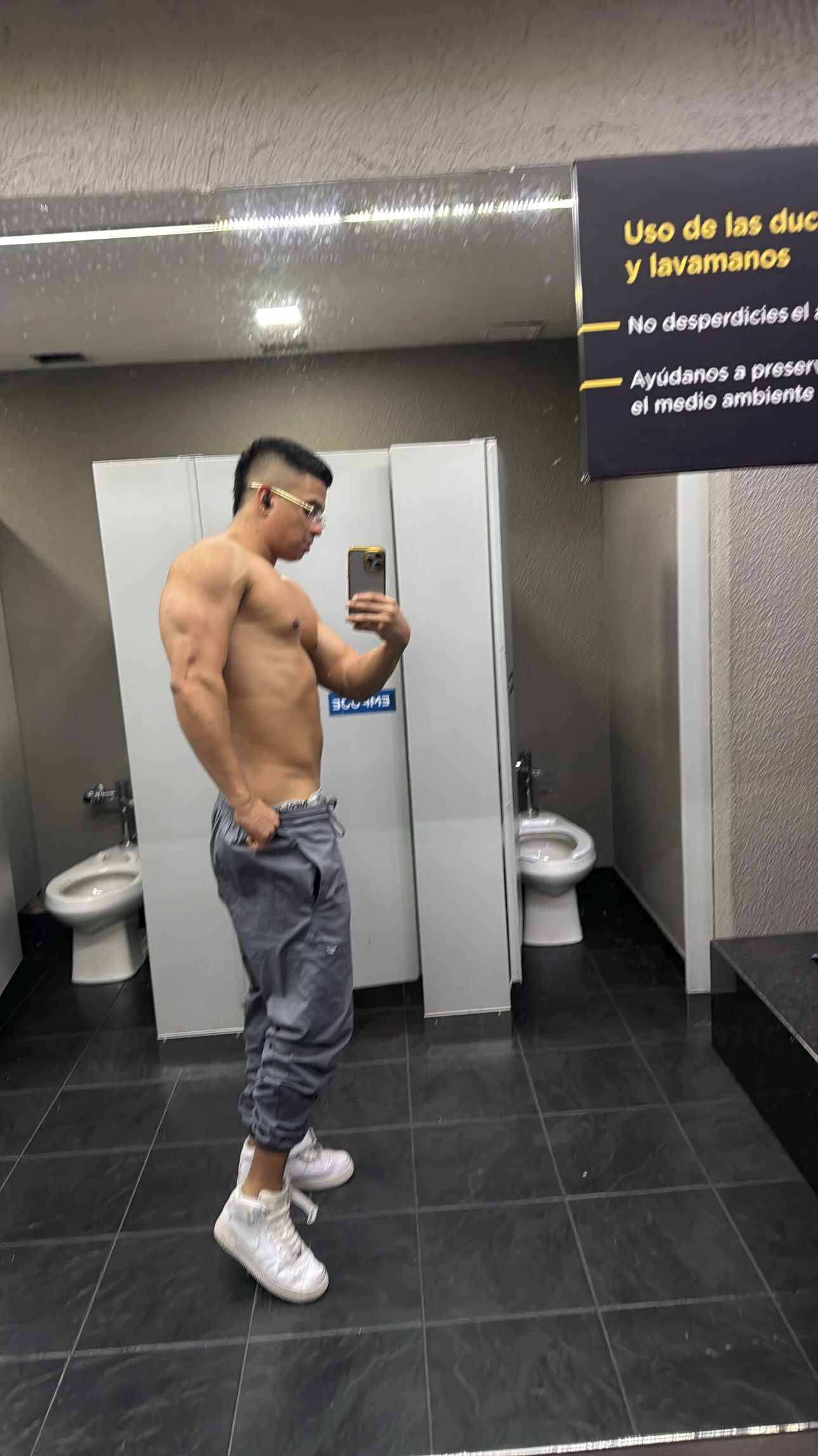 XXX Porn Photo of Nude RJBarto 2