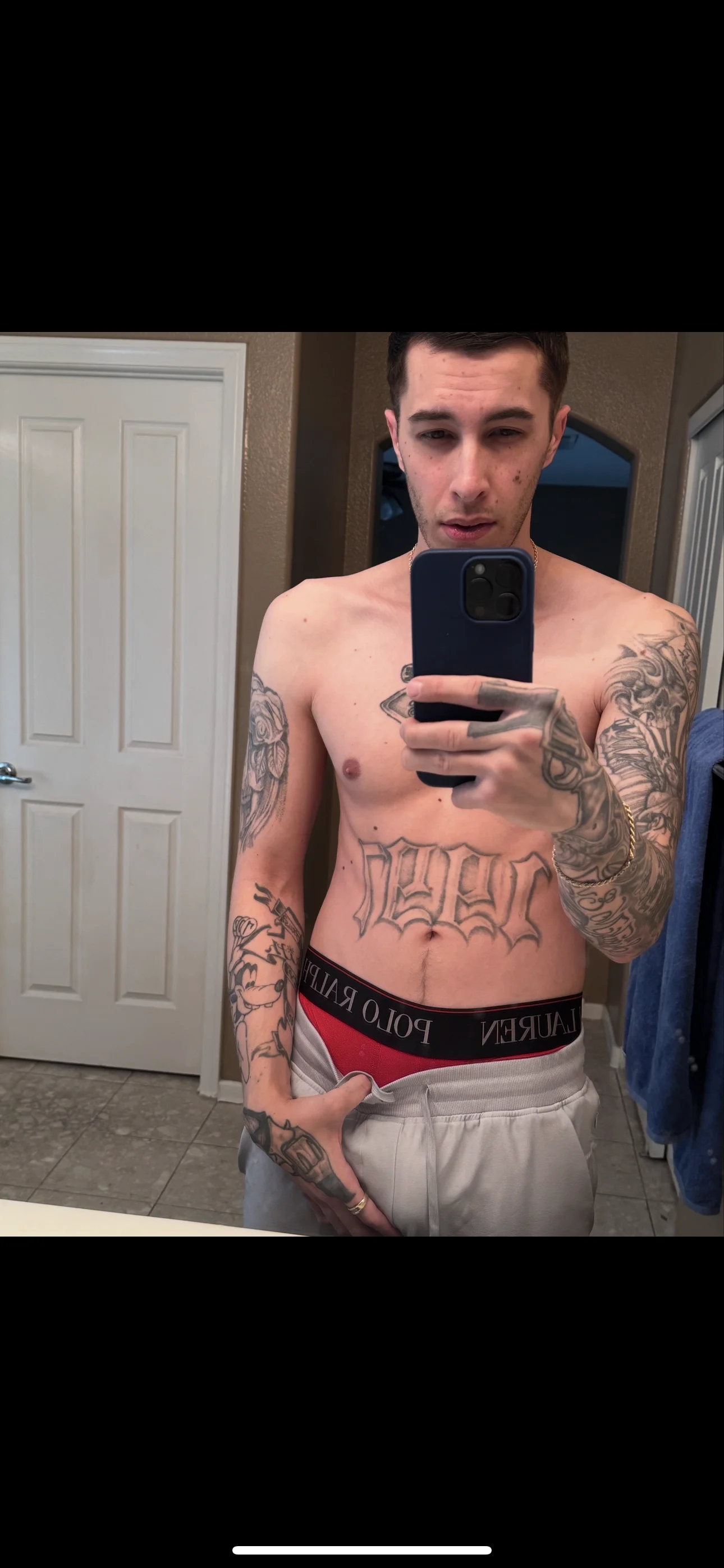XXX Porn Photo of Nude JuicyJoshy 157