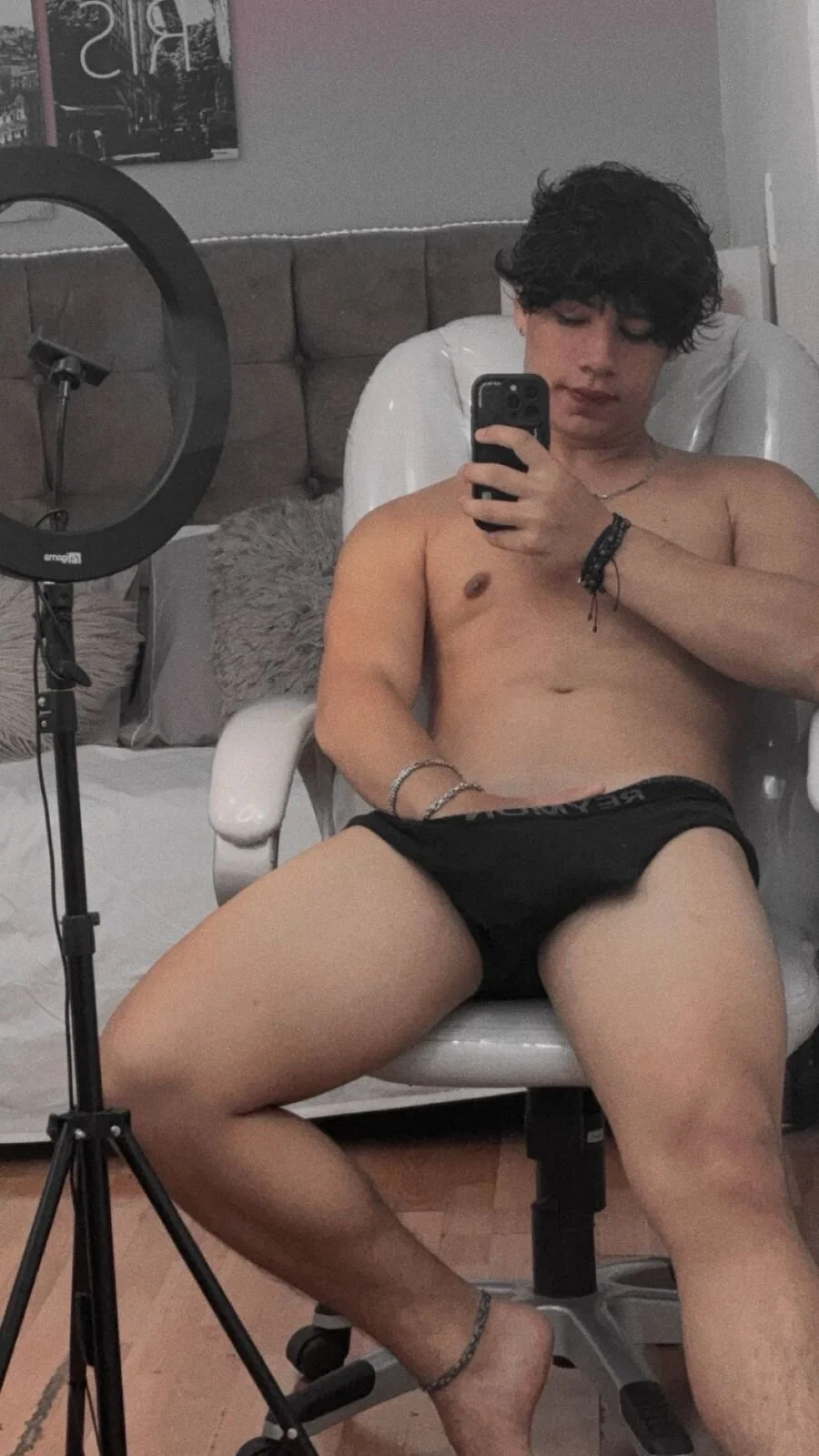 XXX Porn Photo of Nude zeus_181 6
