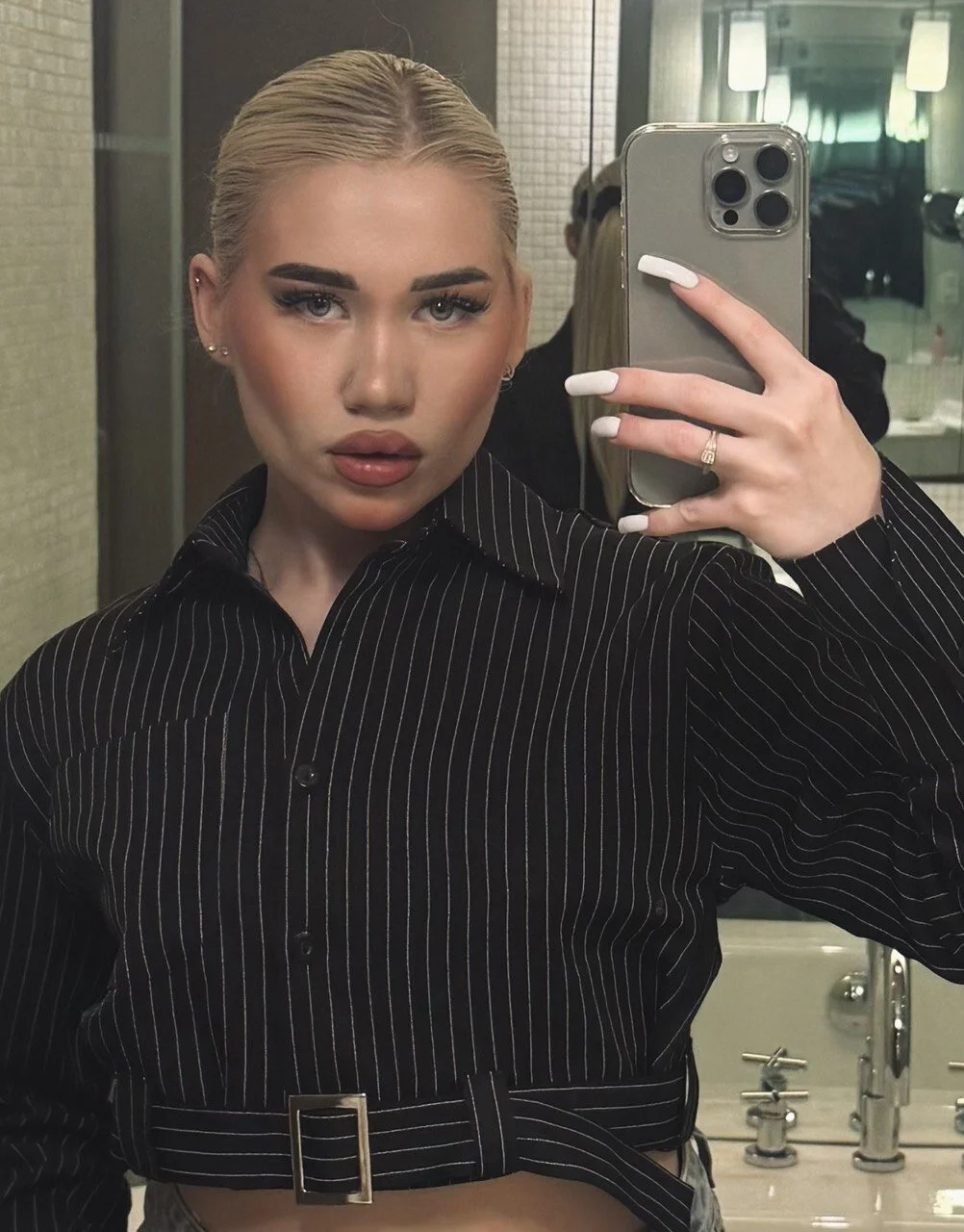 XXX Porn Photo of Nude Katie_Glow 15