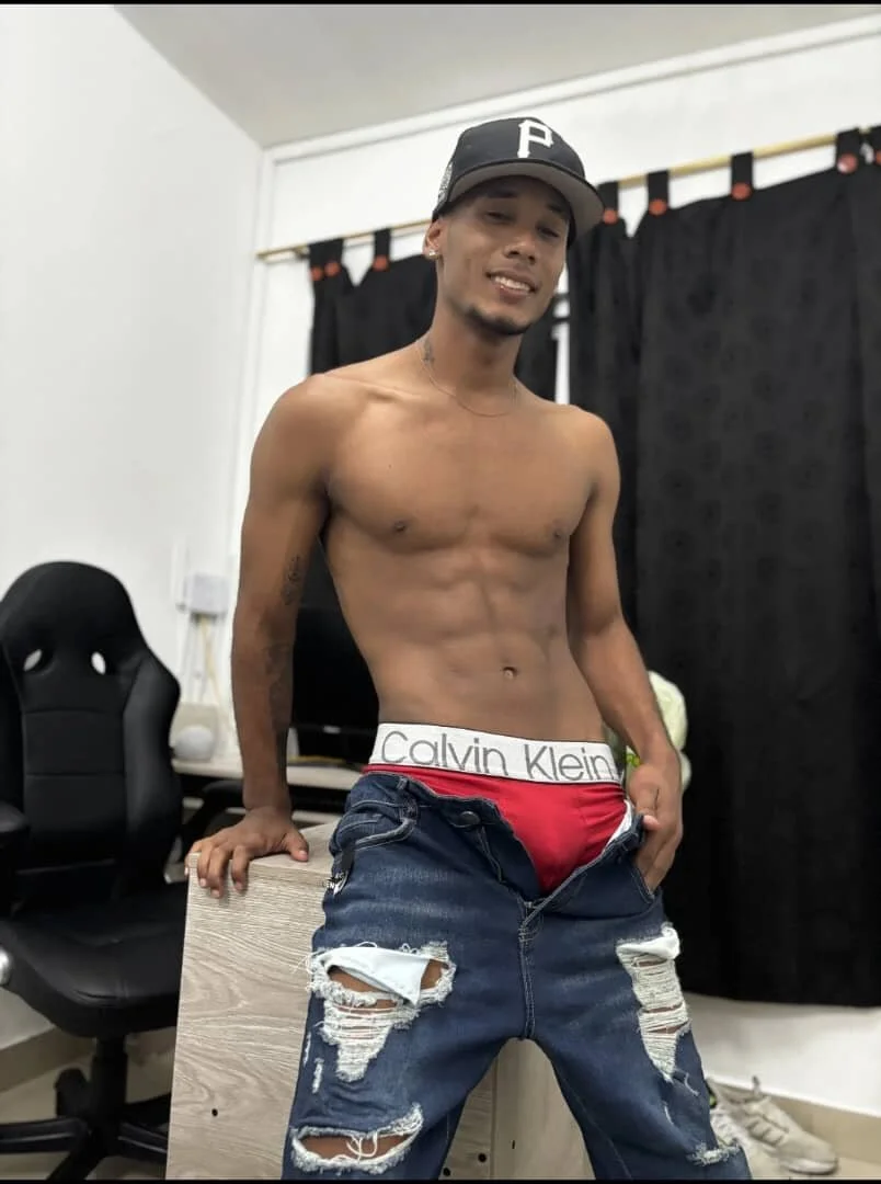 XXX Porn Photo of Nude sexy-athletic-guy 3