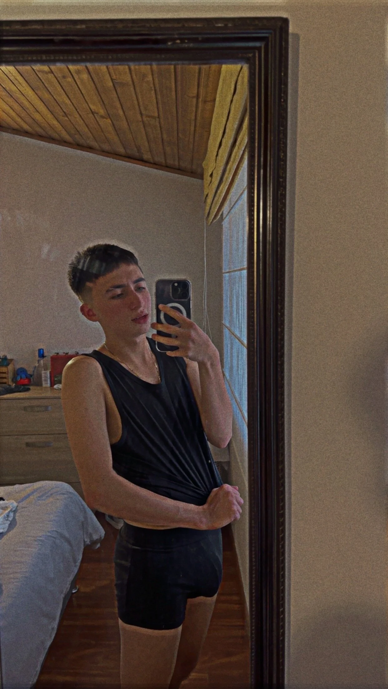 XXX Porn Photo of Nude CamiRojas_boy 31