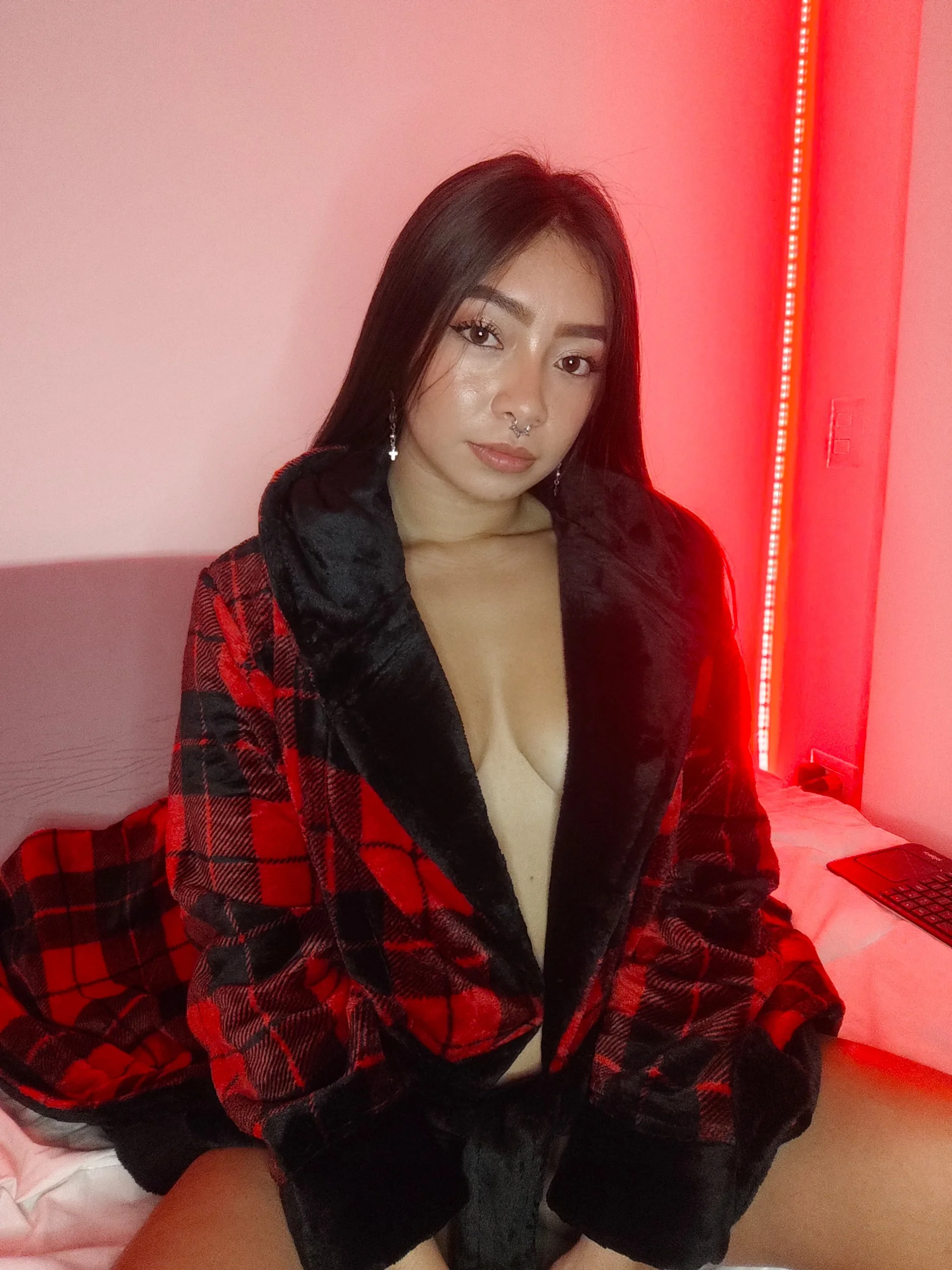 XXX Porn Photo of Nude megan_bluee23 6