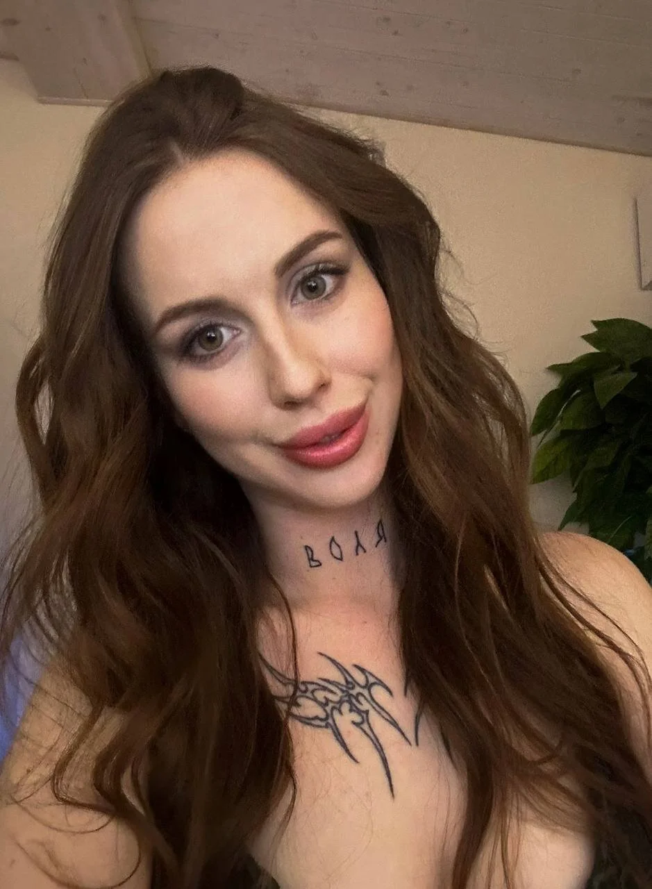 XXX Porn Photo of Nude IsabelleDiorr 19
