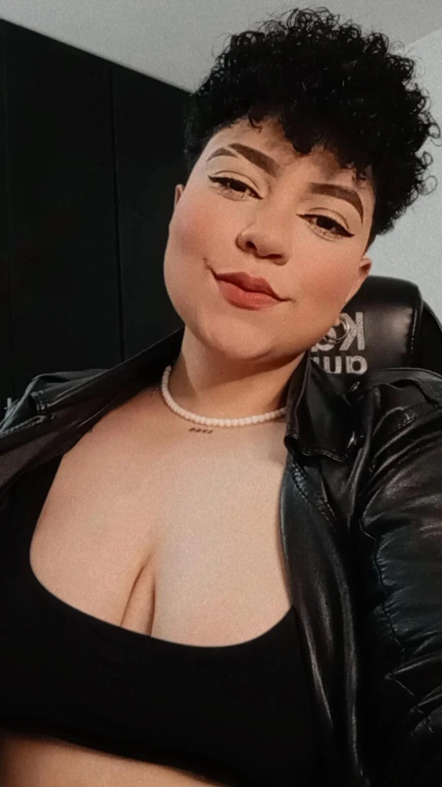 XXX Porn Photo of Nude curly_cam_queen69 2