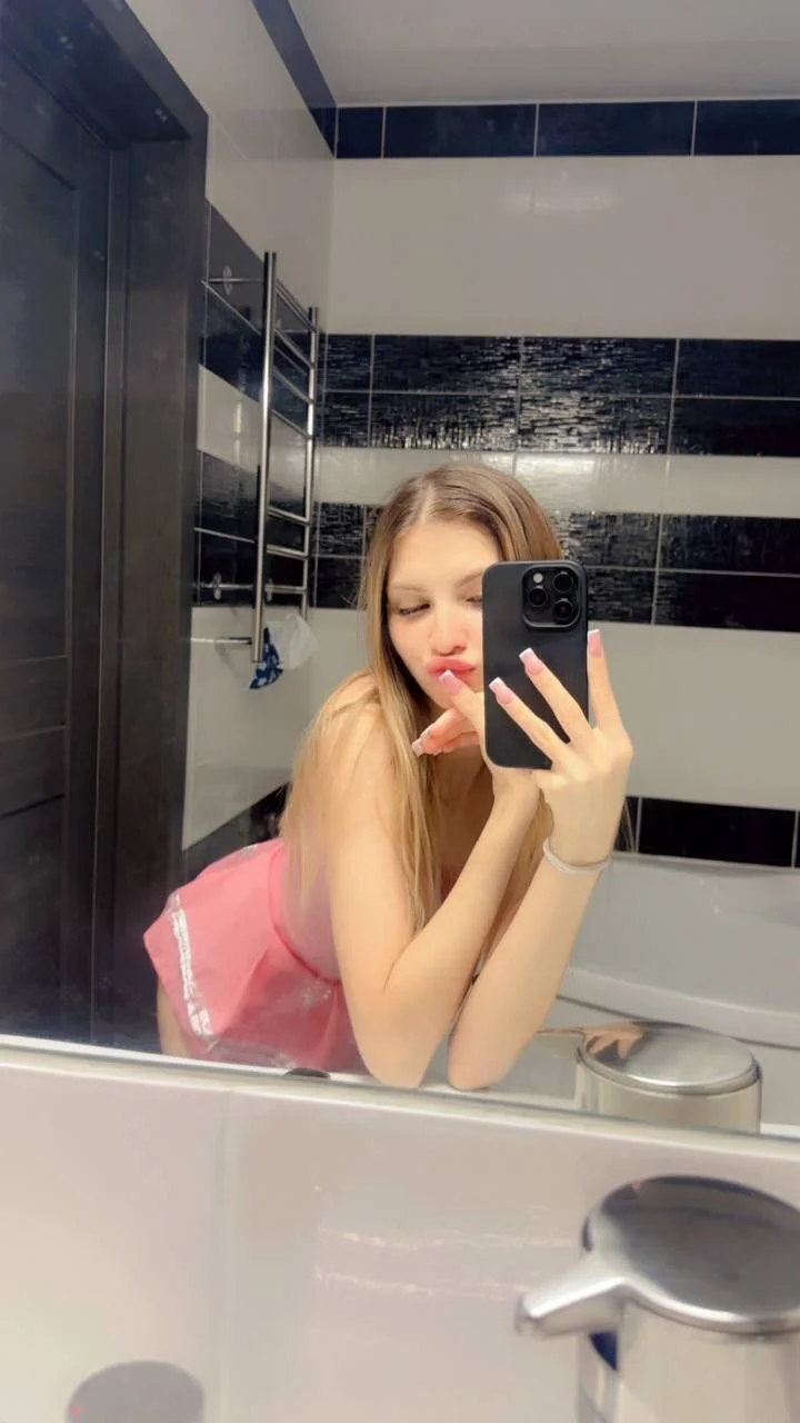 XXX Porn Photo of Nude VikkyJane 5