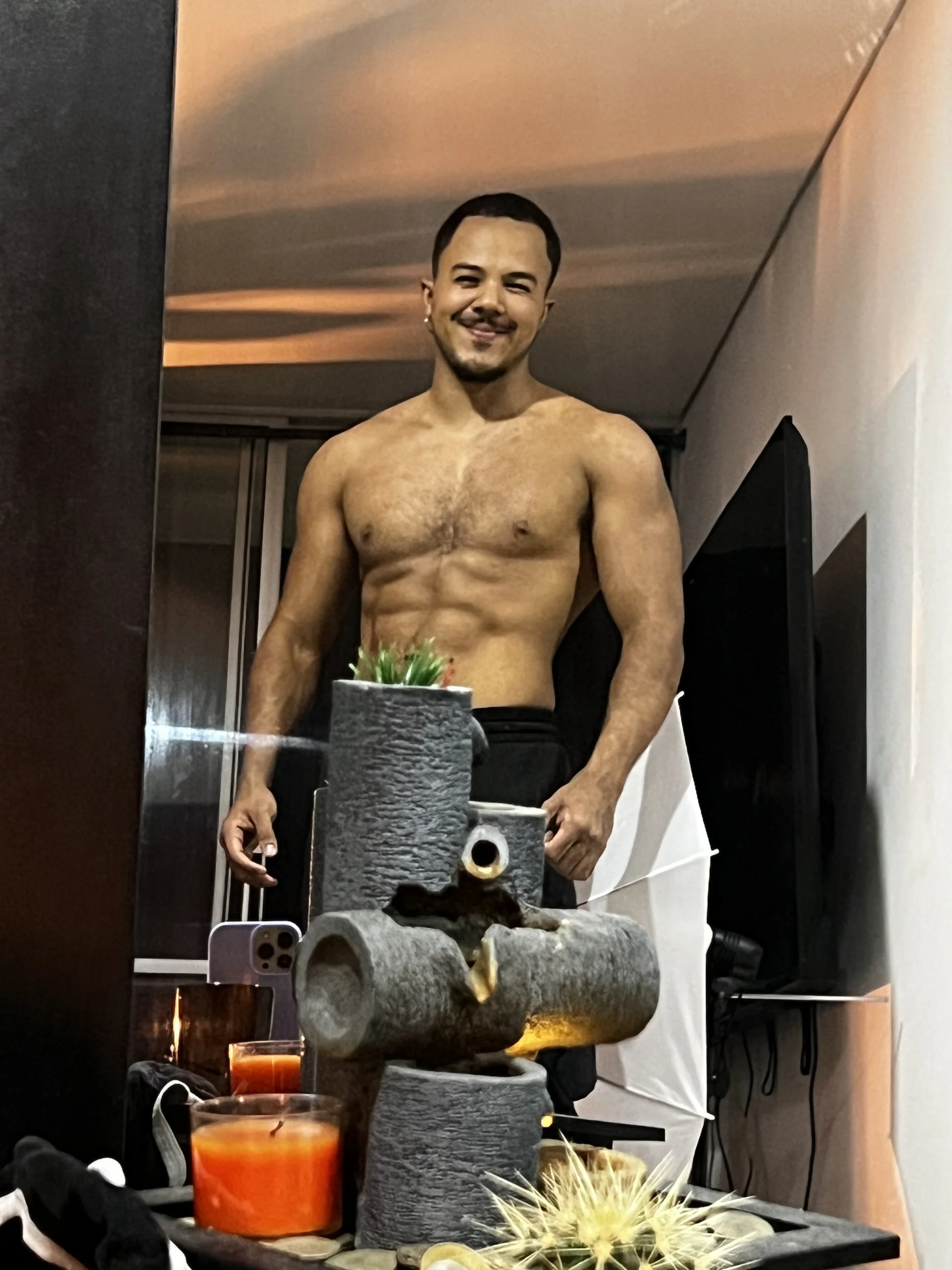XXX Porn Photo of Nude highlatin_guysoficial 5