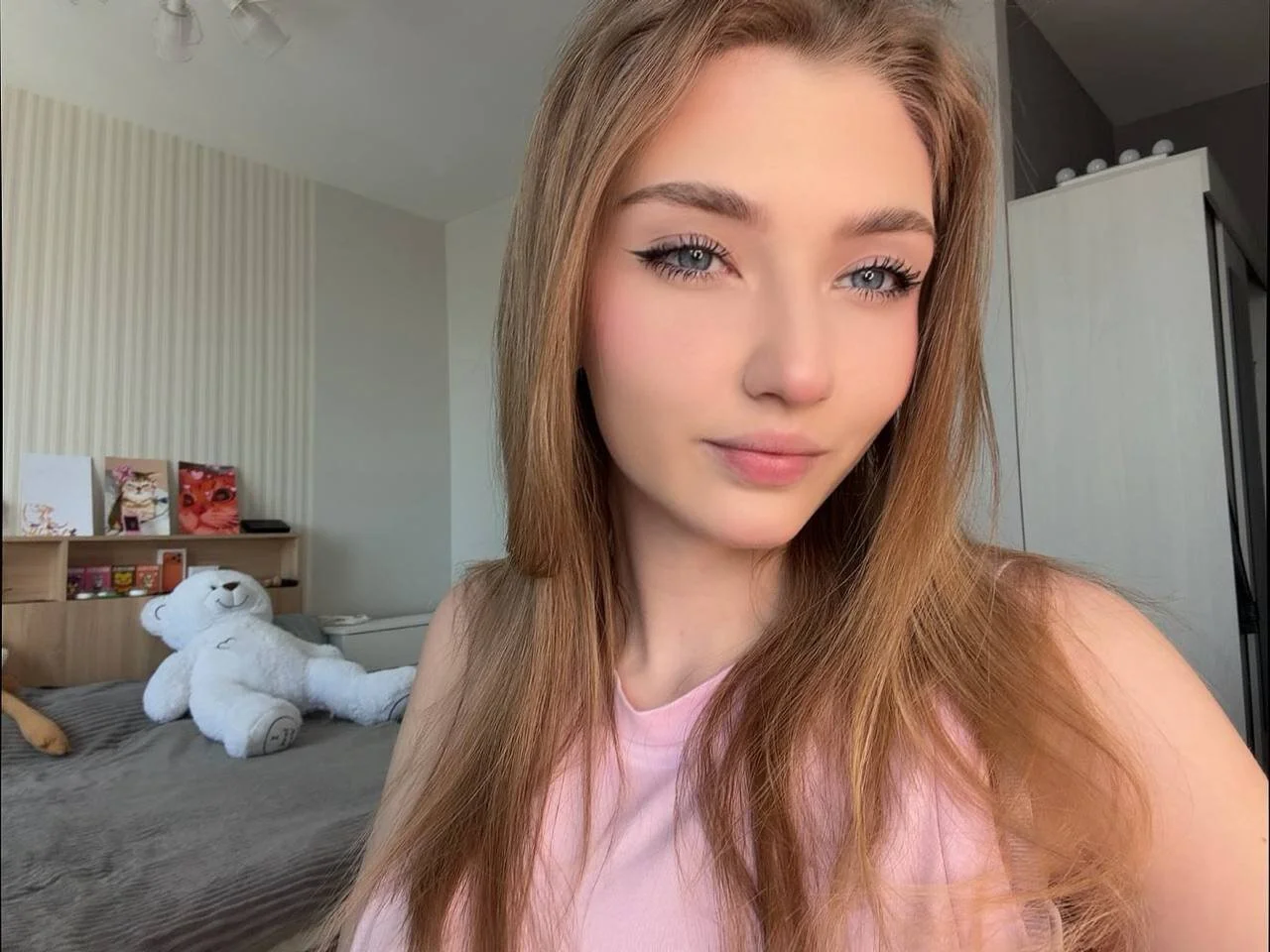 XXX Porn Photo of Nude AveryBerkson 18