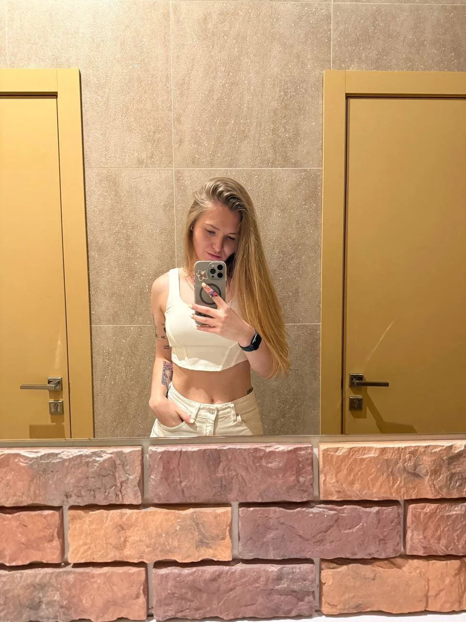 XXX Porn Photo of Nude Belle_Brooks 3