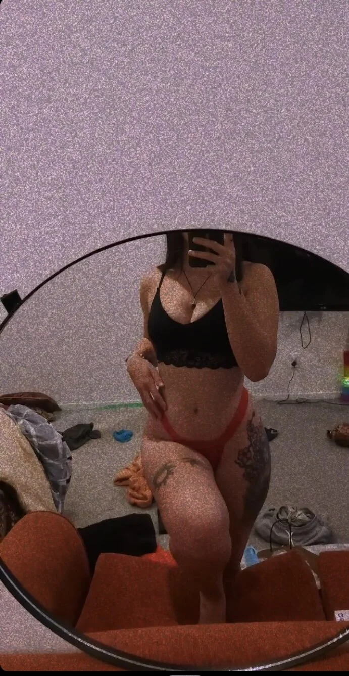 XXX Porn Photo of Nude thequeenkendall2025 3