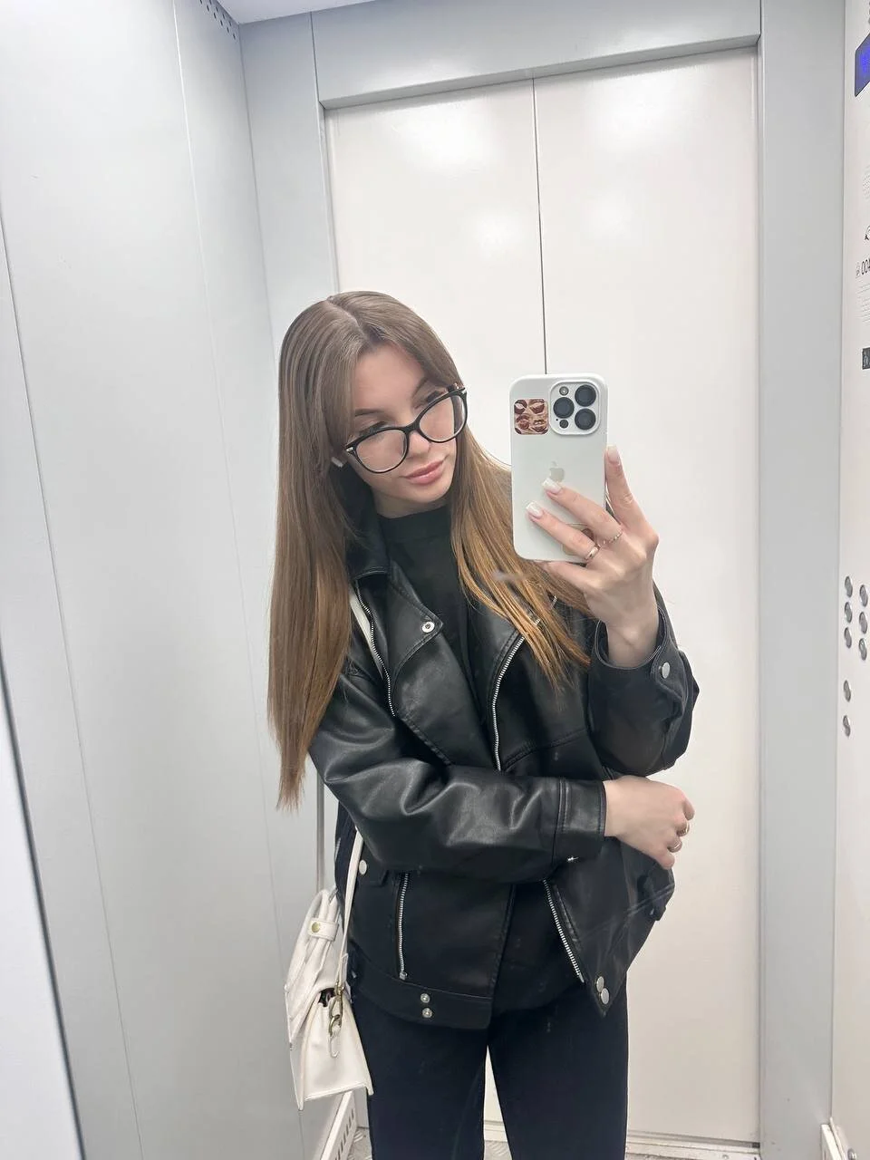 XXX Porn Photo of Nude LaveraMeling 48