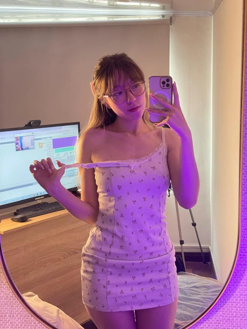 XXX Porn Photo of Nude ReenKitty 1